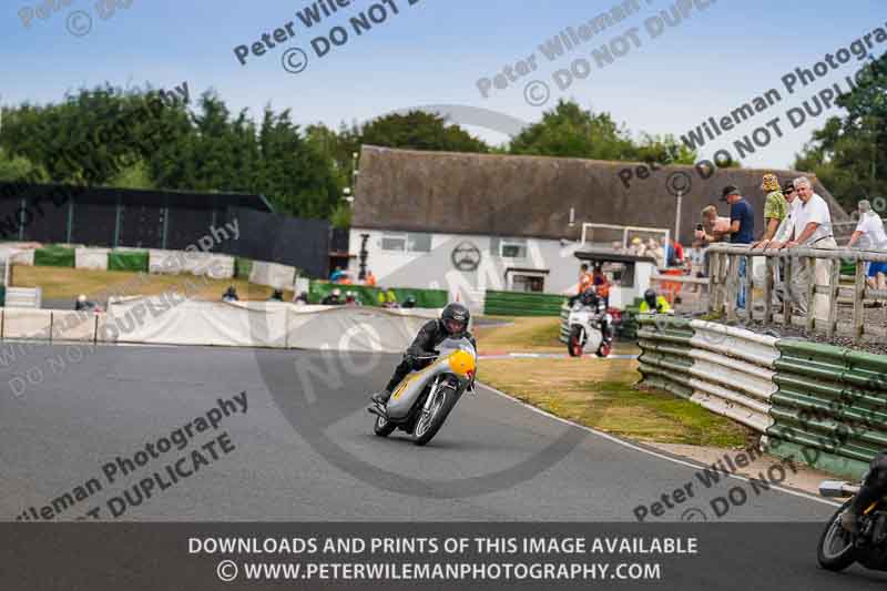 Vintage motorcycle club;eventdigitalimages;mallory park;mallory park trackday photographs;no limits trackdays;peter wileman photography;trackday digital images;trackday photos;vmcc festival 1000 bikes photographs